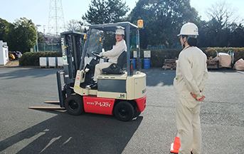 Safety sense training:  Blind spots from a forklift