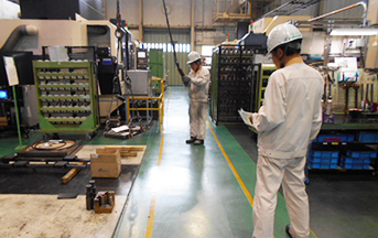 「火災・事故を防ぐ基礎教育」:消火訓練